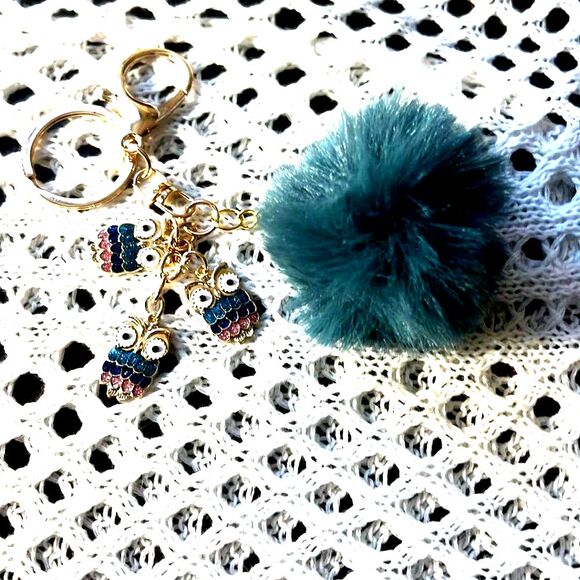 Owls with Pom Pom Purse Charm/Keychain - NEW! -Your Choice of Colors - Picture 1 of 6